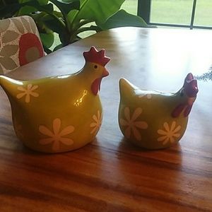 Set of 2 ceramic hens